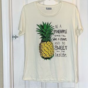 Fuego Pineapple Tshirt Top Womens Size Large Graphic Tee Shirt